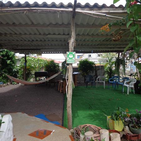 Hostal Nathaly Puerto Baquerizo Moreno Dış mekan fotoğraf