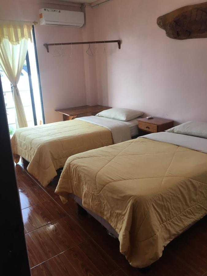 Hostal Nathaly Puerto Baquerizo Moreno Dış mekan fotoğraf