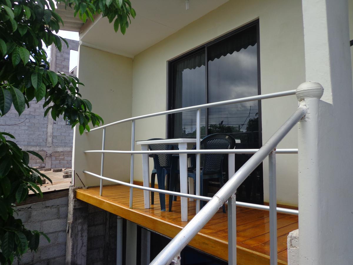Hostal Nathaly Puerto Baquerizo Moreno Dış mekan fotoğraf