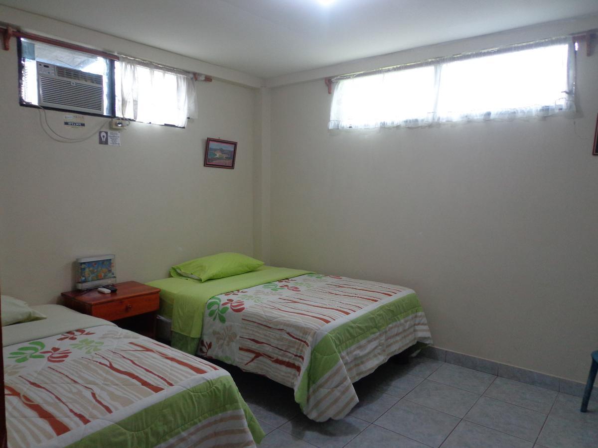 Hostal Nathaly Puerto Baquerizo Moreno Dış mekan fotoğraf