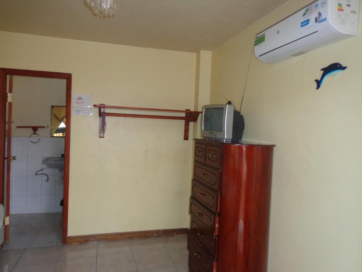Hostal Nathaly Puerto Baquerizo Moreno Dış mekan fotoğraf