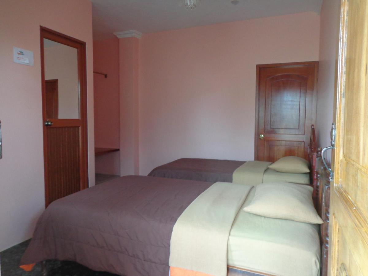 Hostal Nathaly Puerto Baquerizo Moreno Dış mekan fotoğraf